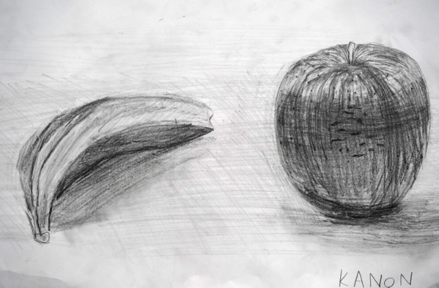 小学校三年生のりんごとバナナのデッサン
